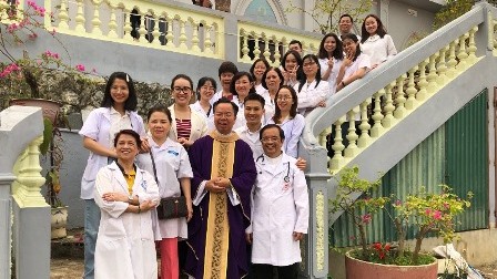 Giáo xứ Sơn La tổ chức khám chữa bệnh miễn phí