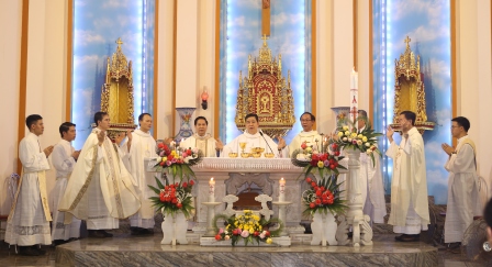 Thánh lễ ban Bí tích Thêm Sức tại Giáo xứ Phú Lâm