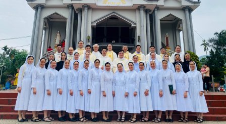 HIỆP LÒNG CẢM MẾN - Kỷ niệm 17 năm hiện diện và 10 năm thành lập cộng đoàn Dòng Con Đức Mẹ Phù Hộ tại giáo xứ Ro Lục