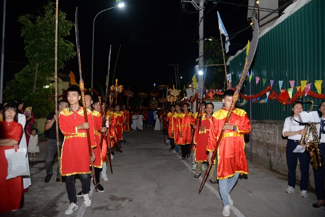 Tối ngày 20.05.2023, giáo xứ Cát Ngòi đã long trọng tổ chức nghi thức rước kiệu và dâng hoa kính Đức Mẹ.