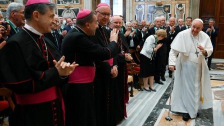 https://www.vaticannews.va/vi/pope/news/2023-06/dtc-phanxico-centesimus-annus-pro-pontifice-kinh-te-moi-truong.html