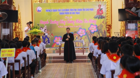 Liên đoàn Thiếu nhi Thánh Thể Giáo phận mừng lễ Quan thầy tại giáo xứ Hà Thạch
