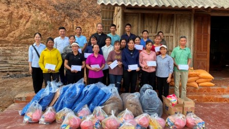 Caritas Hưng Hóa thăm hỏi và chia sẻ với các nạn nhân vụ sạt lở đất tại xã Yên Thái, huyện Văn Yên, tỉnh Yên Bái