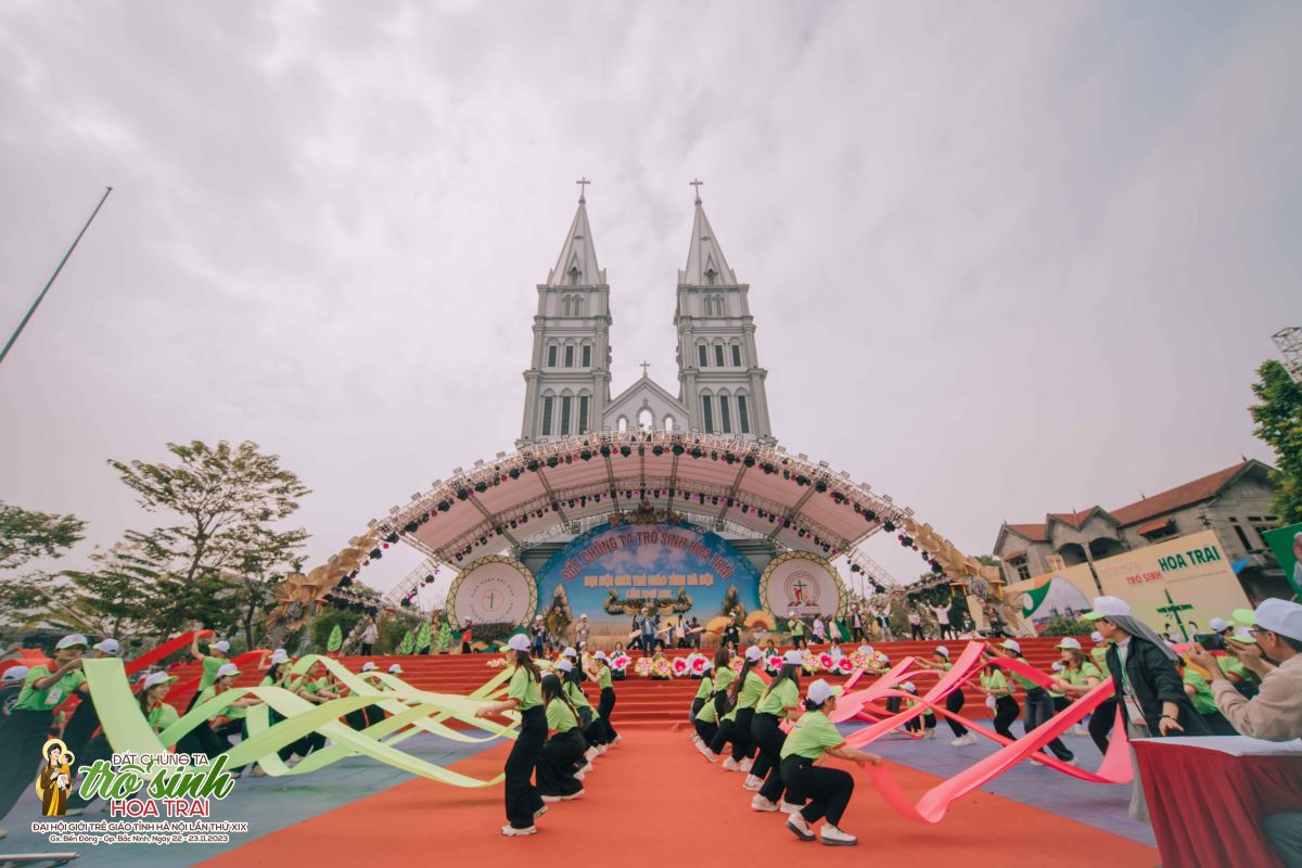 Giới trẻ Giáo phận Hưng Hóa hiện diện trong Đại hội Giáo tỉnh Hà Nội lần thứ XIX tại giáo xứ Bến Đông, giáo phận Bắc Ninh