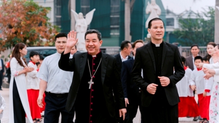 Giáo xứ Dị Nậu hân hoan đón mừng cha tân chính xứ Giuse Hà Văn Trọng