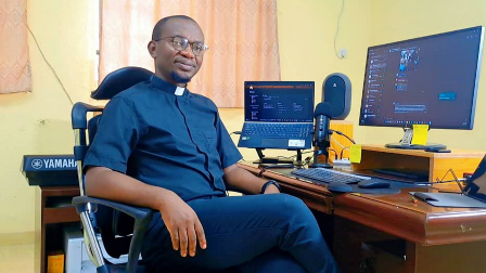 Cha Joel Nkongolo, chuyên viên công nghệ thông tin ((Claretian Fathers, Nigeria))