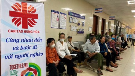 Caritas Hưng Hóa thực hiện chương trình mổ mắt miễn phí cho người nghèo tại Trung tâm Y tế huyện Tam Nông, tỉnh Phú Thọ