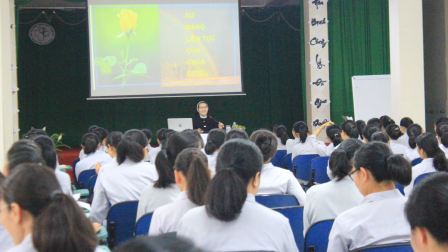 Hội dòng Mến Thánh Giá Hưng Hóa: Khóa thường huấn với chủ đề "VỀ NGUỒN LINH ĐẠO MẾN THÁNH GIÁ"