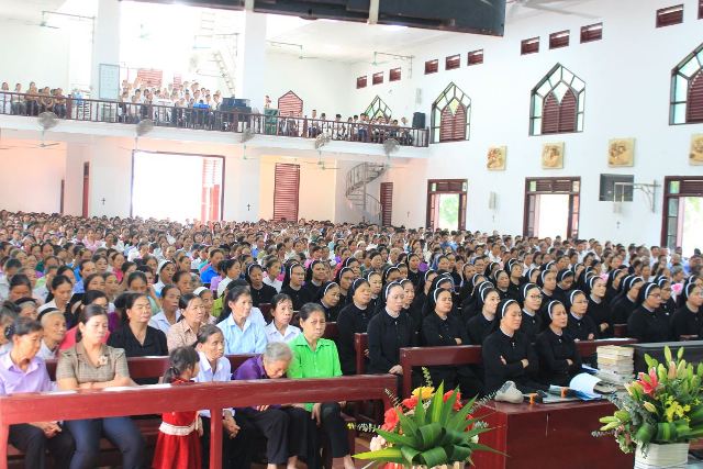 Cộng đoàn tham dự