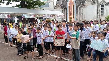 Thiếu Nhi Thánh Thể Giáo xứ Yên Bái trong ngày Hội Chợ Hè 2025