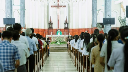 Giáo xứ Lũng Hiền Tri Ân Cha nguyên quản xứ Giuse Dương Quốc Chí cùng Quý Ân Nhân