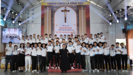 Giới trẻ Giáo xứ Phù Lao mừng lễ Quan thầy và kỷ niệm 10 năm thành lập