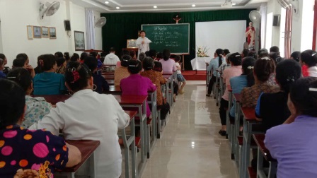 Huynh đoàn Đa Minh Bãi Dòng: quý thầy Đa Minh gặp gỡ và chia sẻ