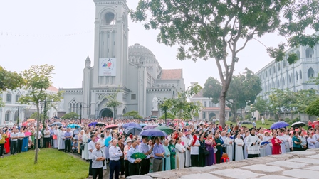 Huynh Đoàn Đa Minh Giáo Phận Hưng Hóa Hành Hương Năm Thánh Tại Nhà Thờ Chính Tòa Sơn Lộc