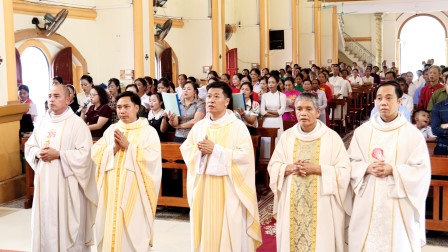 Giáo xứ Ngô Xá hành hương Năm Thánh phiên thứ 5 tại Nhà thờ Yên Tập