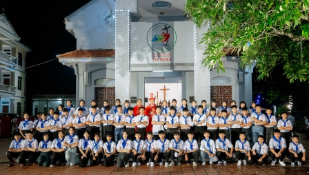 Thánh Lễ Ban Bí Tích Thêm Sức tại Giáo xứ Vĩnh Hóa của Đức cha Đaminh Hoàng Minh Tiến