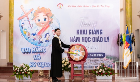 Giáo Xứ Trại Vàng Khai Giảng Năm Học Giáo Lý 2025–2026 Với Chủ Đề “Vui Mừng Và Hy Vọng”