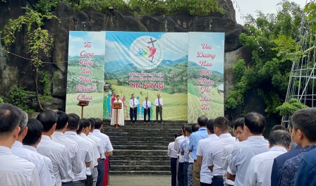 Giới Doanh trí, Y tế và Cựu Chủng sinh – Tu sinh hành hương Năm Thánh tại Nhà thờ Chính tòa Sơn Lộc