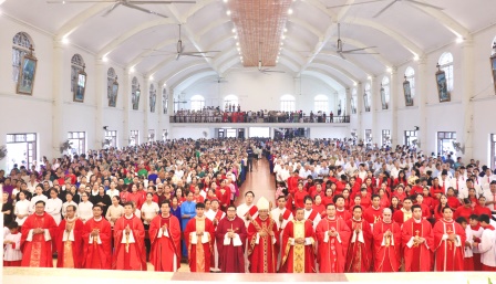 Đức Cha Phụ Tá Phaolô Nguyễn Quang Đĩnh Dâng Thánh Lễ Kính Thánh Phêrô Lê Tuỳ Tại Giáo Xứ Hoàng Xá