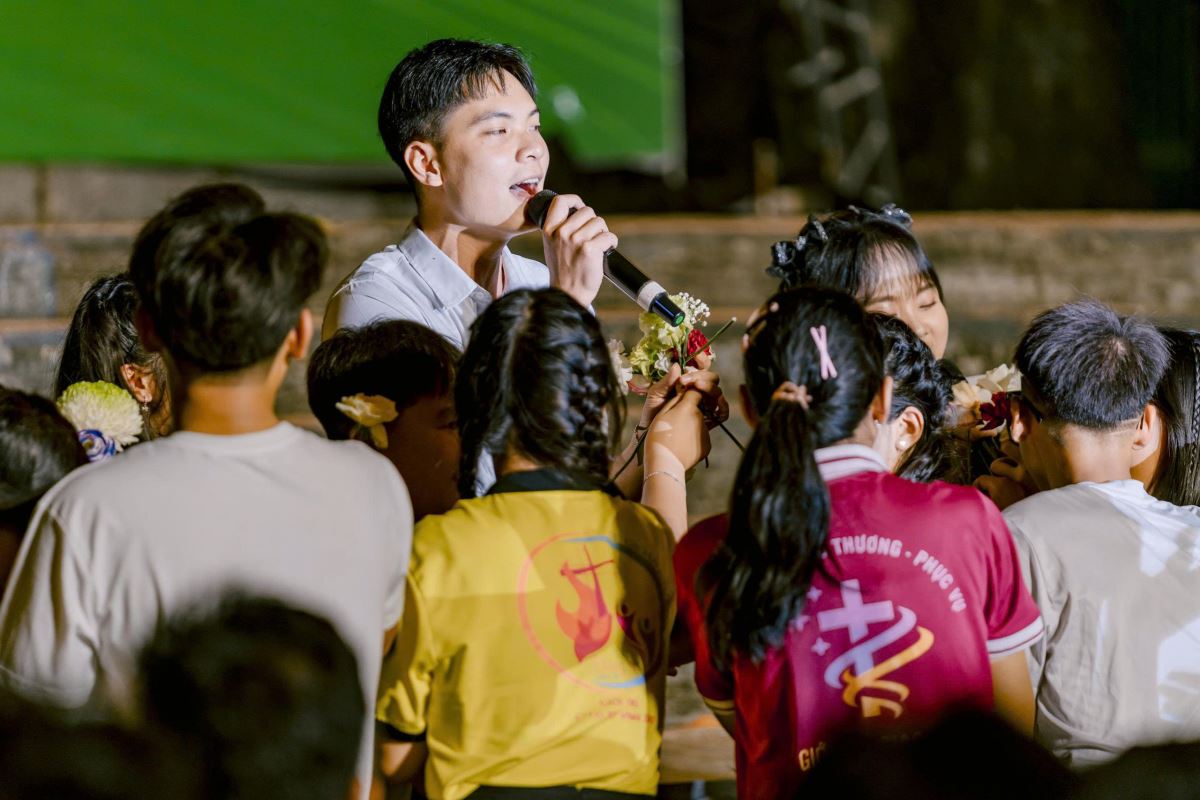 Giao lưu văn nghệ