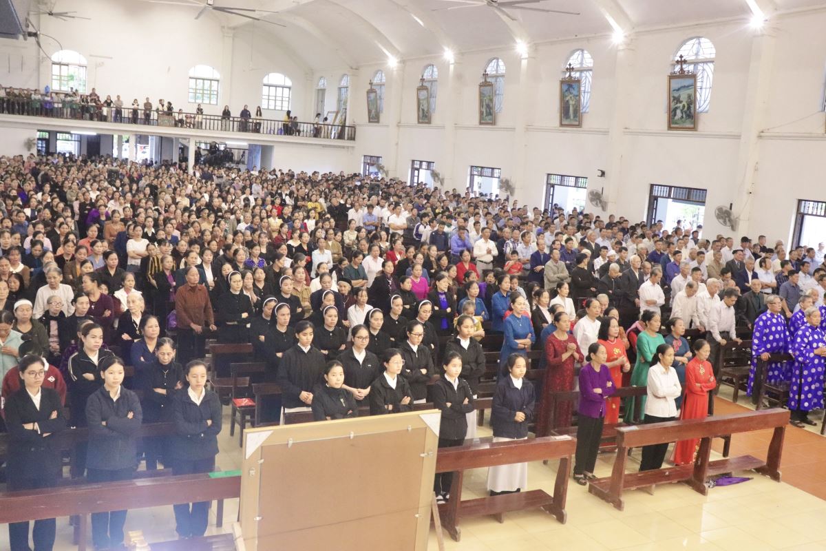 Cộng đoan sốt sắng hiệp dâng Thánh lễ