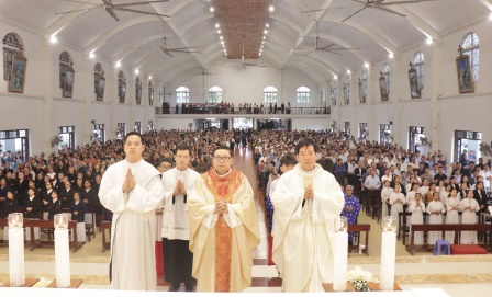 Giáo Xứ Hoàng Xá Mừng Lễ Kính Các Thánh Nam Nữ Năm 2025