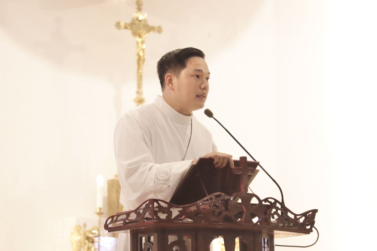 Thầy phó tế Phanxicô Xaviê giảng lễ