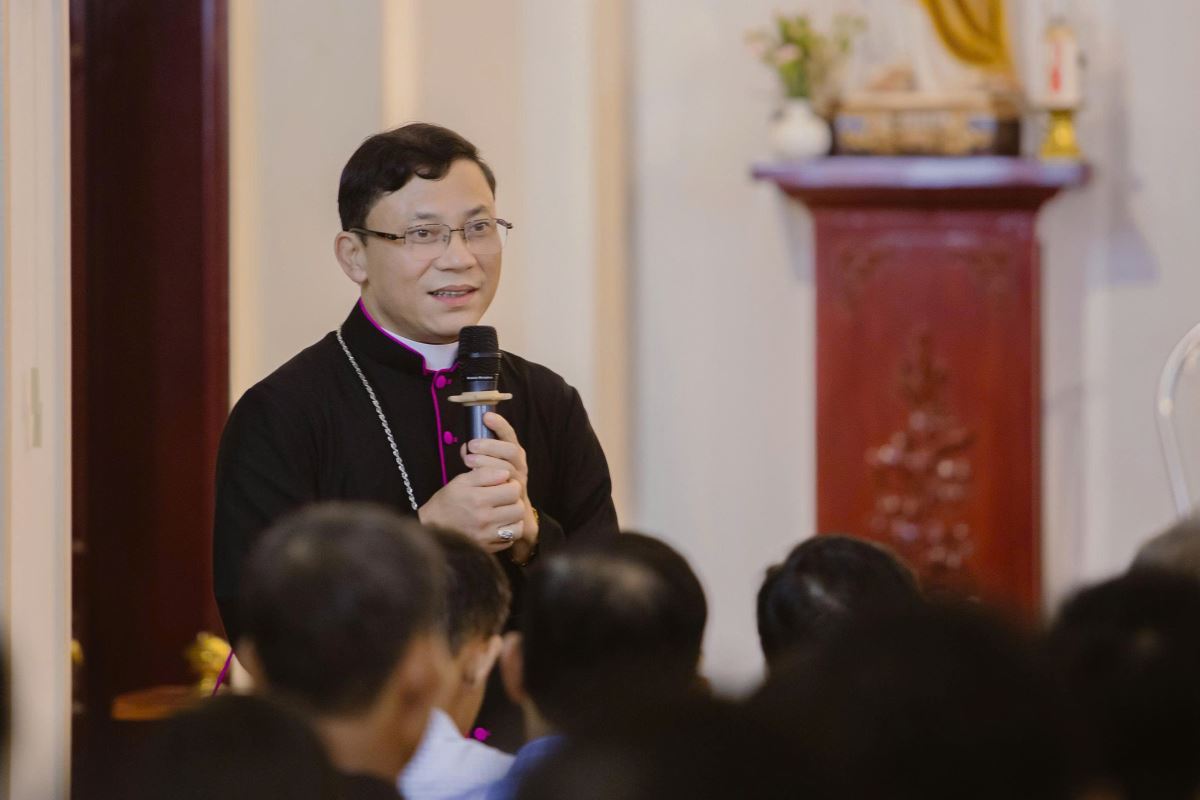 Đức cha Phaolô gửi lời nhắn nhủ tới quý phụ huynh các tiến chức