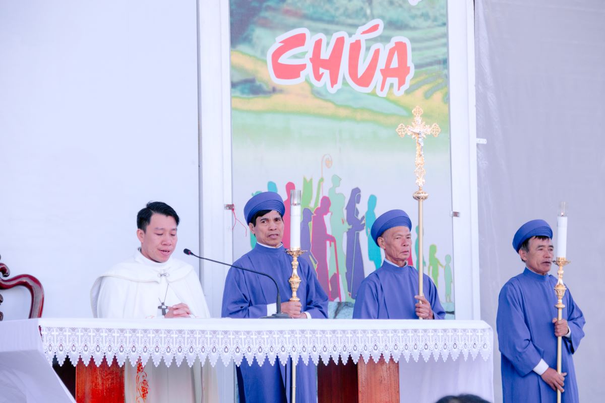 Cha chủ sự nghi thức hành hương