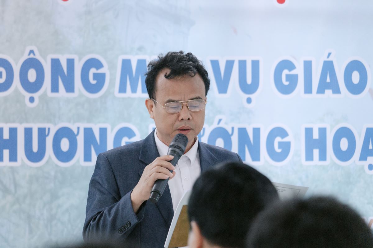 ông Giuse Kiều Trí Dũng – Trưởng Ban Chấp hành Giáo hạt trình bày bản báo cáo