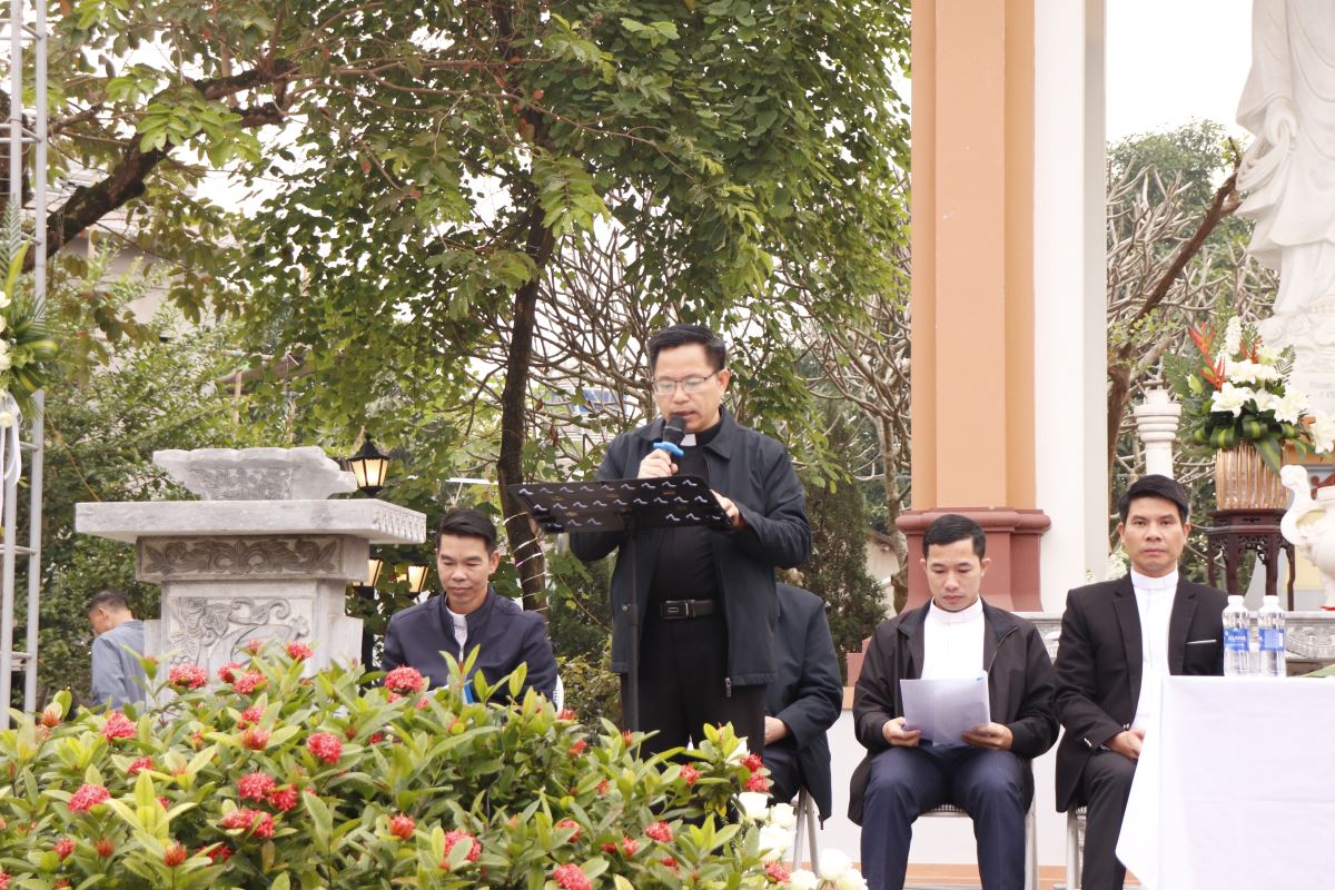 Cha Giuse Nguyễn Văn Úy - Chủ tịch UBGLĐT phát biểu khai mạc