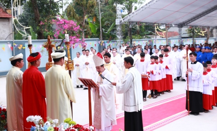 Giáo xứ Thanh Uyên: Thánh lễ Tạ ơn, làm phép và khánh thành Nhà Mục vụ