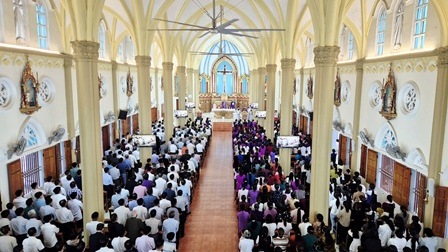 Giáo xứ Lã Hoàng chầu Thánh Thể thay mặt Giáo phận năm 2026