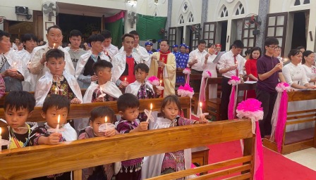 Giáo xứ Yên Châu mừng Đại lễ Phục Sinh – 59 anh chị em dự tòng lãnh nhận các Bí tích Khai tâm Kitô giáo