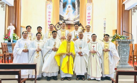 Thánh lễ tạ ơn 45 năm linh mục của cha cố Giuse Nguyễn Thái Hà
