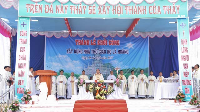 Bài Chia Sẻ Của Đức Cha Gioan Maria Vũ Tất Trong Thánh Lễ Khởi Công Nhà Thờ Lã Hoàng